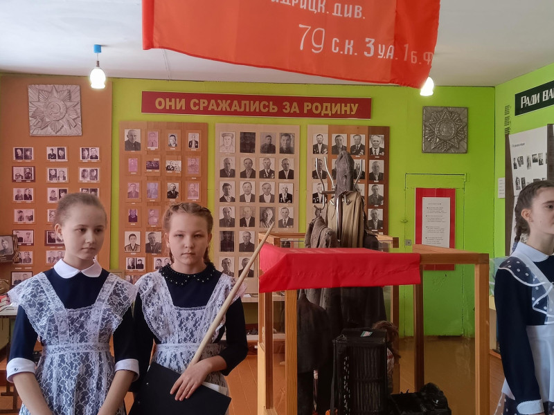 Посещение музея в Староалгашинской средней школе.